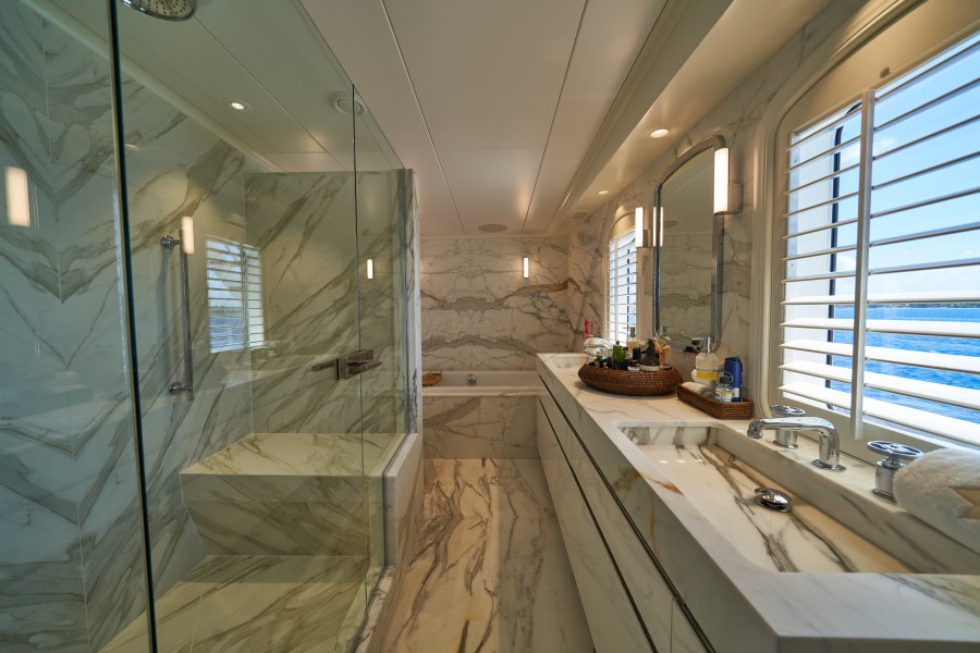 Asteria Main bathroom Marrble