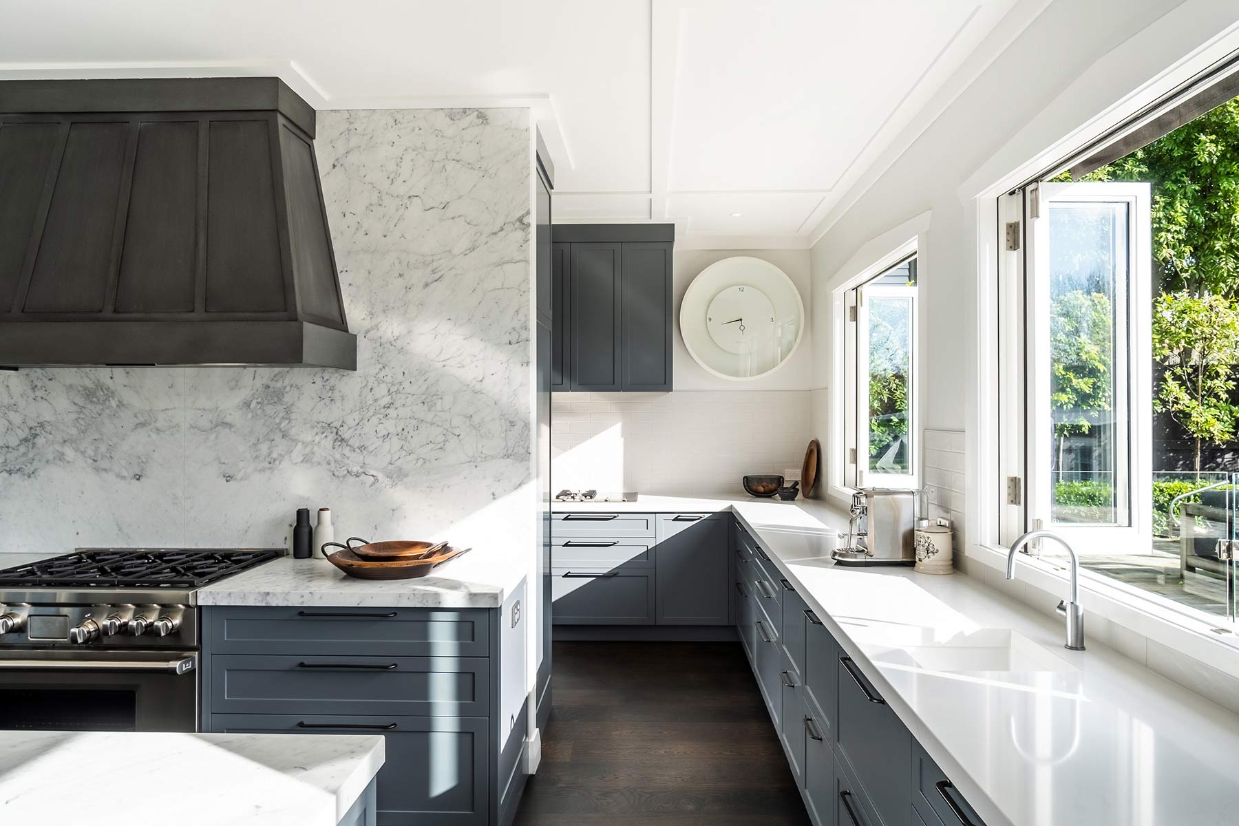 Carrara Gioia marble kitchen splashback and marble kitchen island close up 2019 