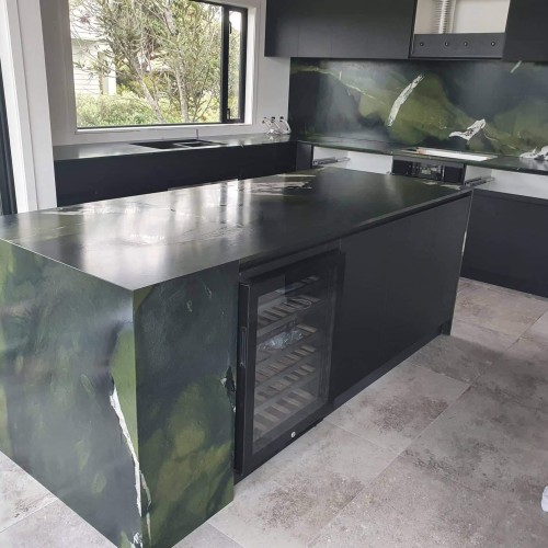 Avocatus Granite Kitchen island and splashback