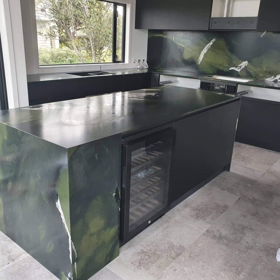 Avocatus Granite Kitchen island and splashback