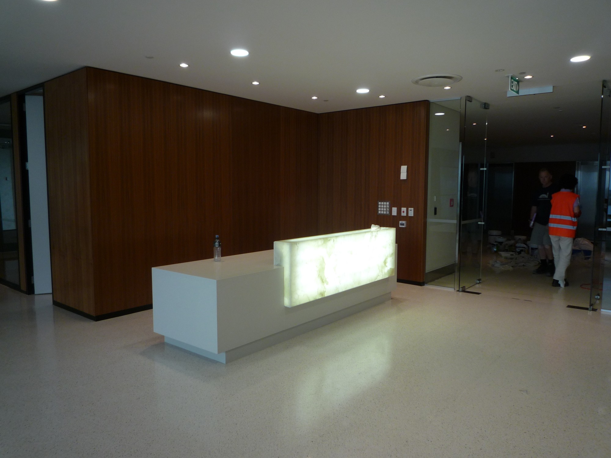 Onyx Reception Counter