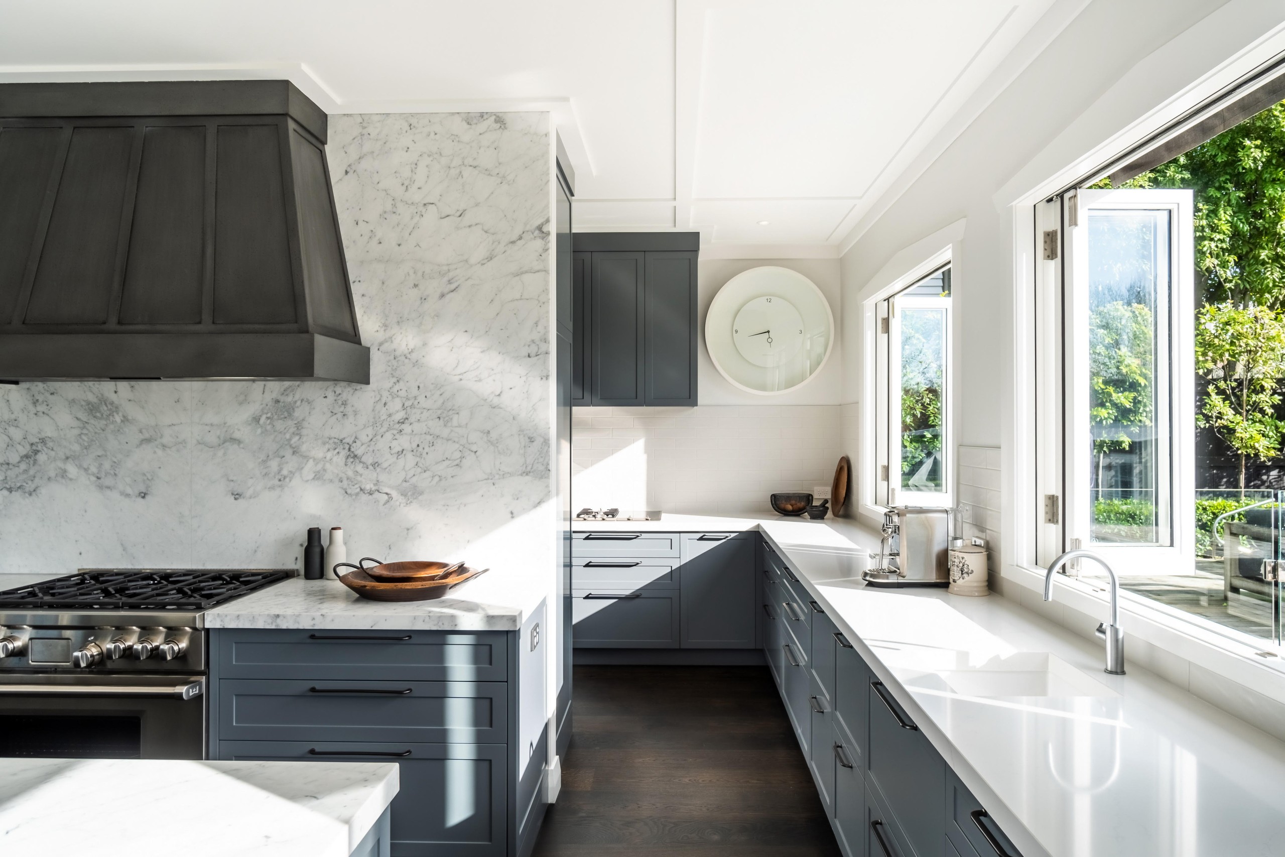 Carrara Gioia marble splashback and island close up 2019