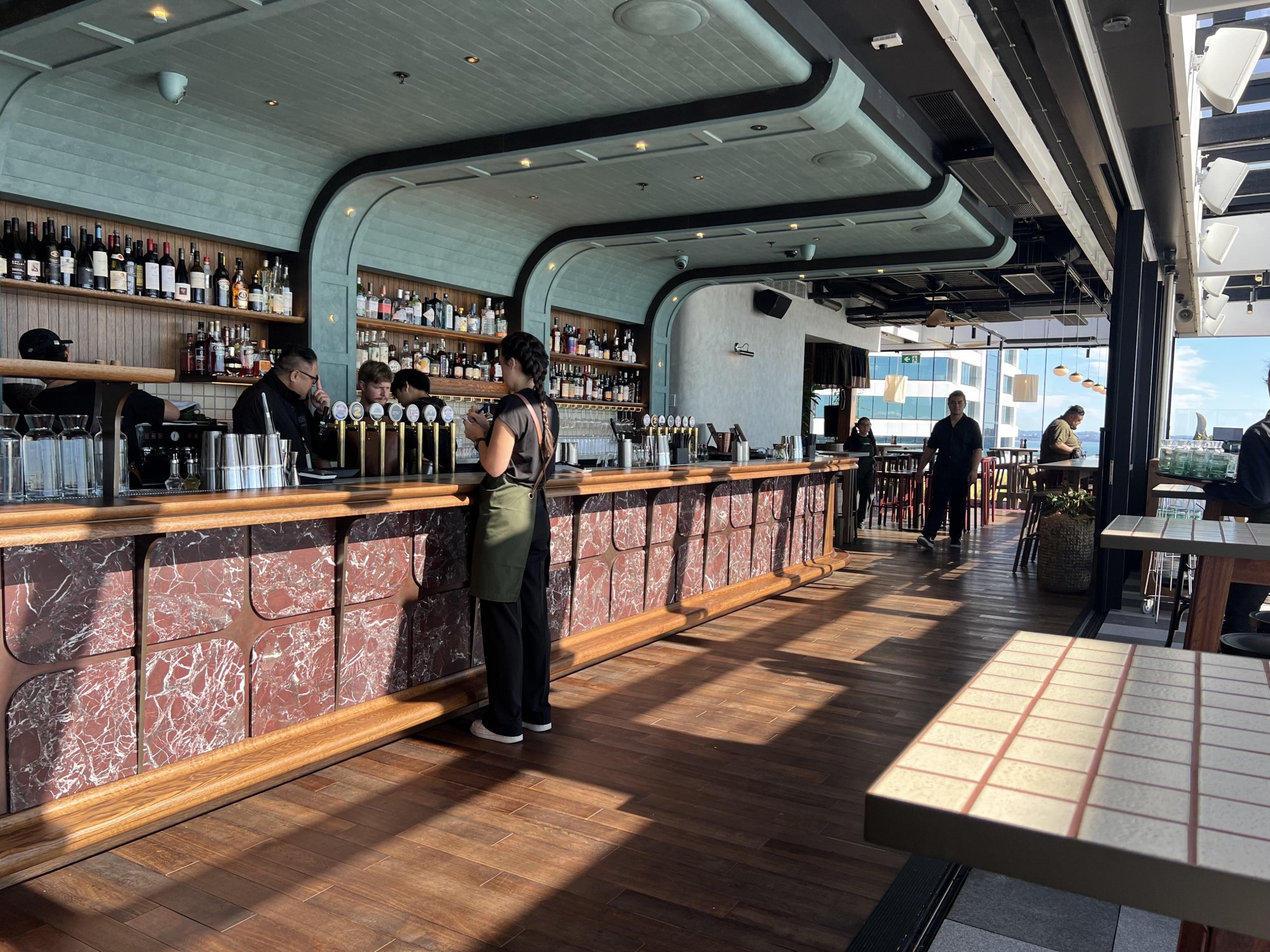 Queens Rooftop bar and restaurant 2